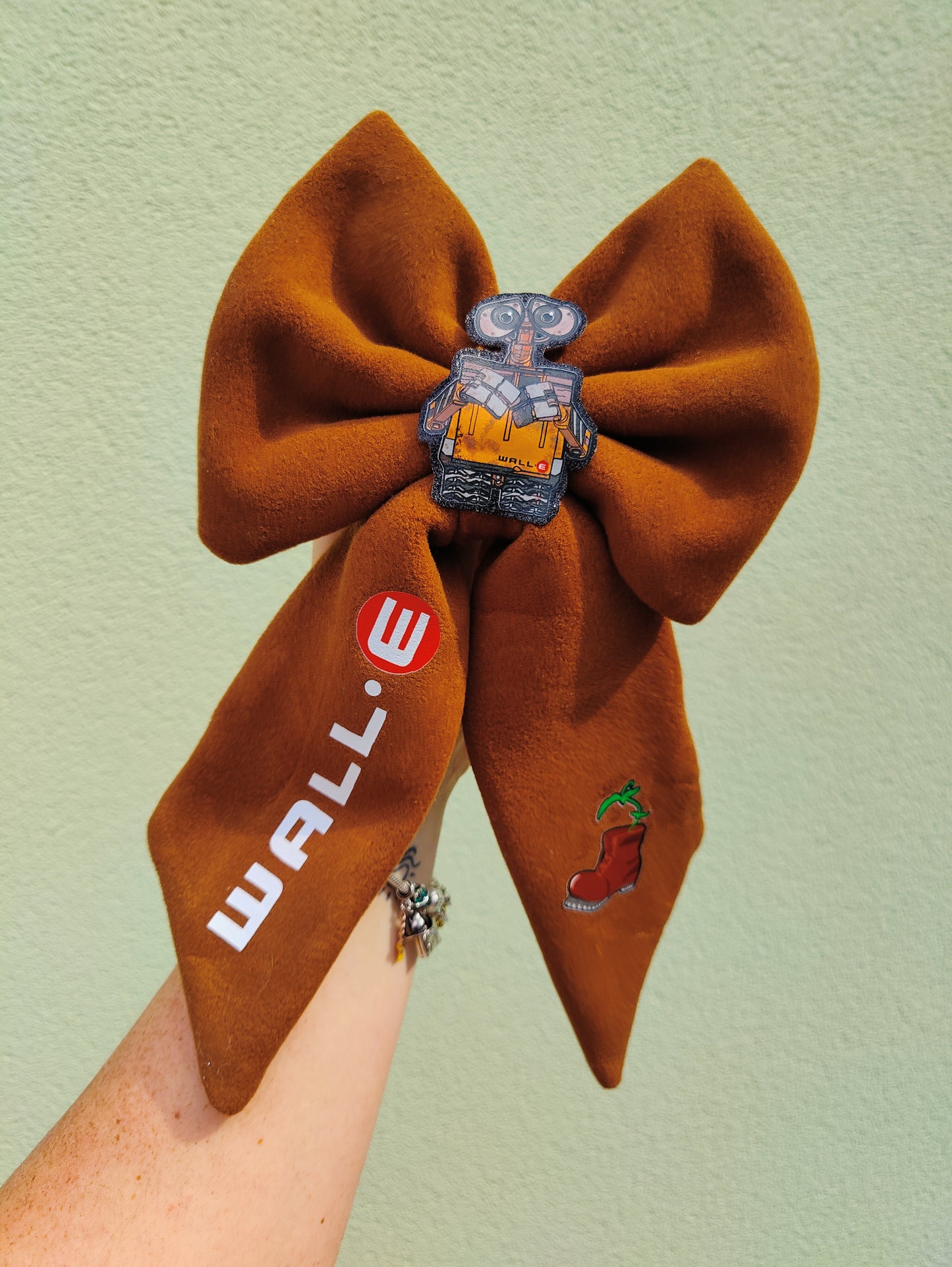 Bow Pixar Wall-E